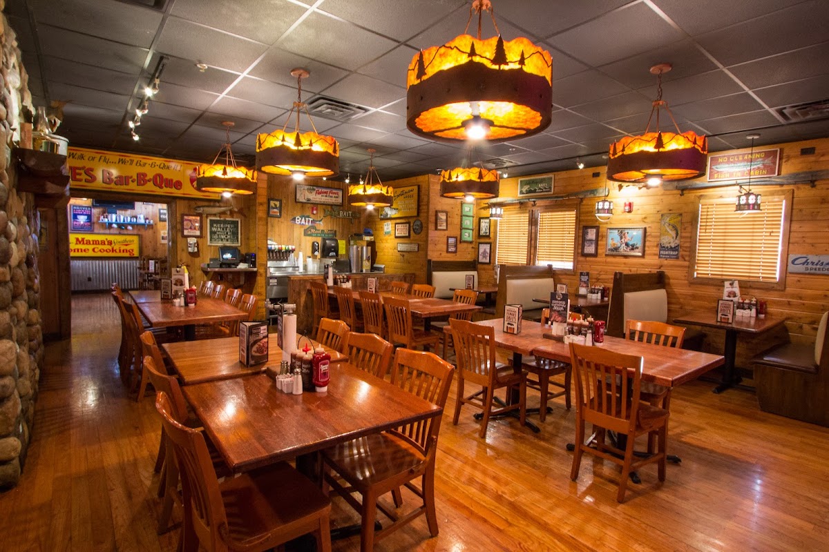 Famous Dave's Bar-B-Que